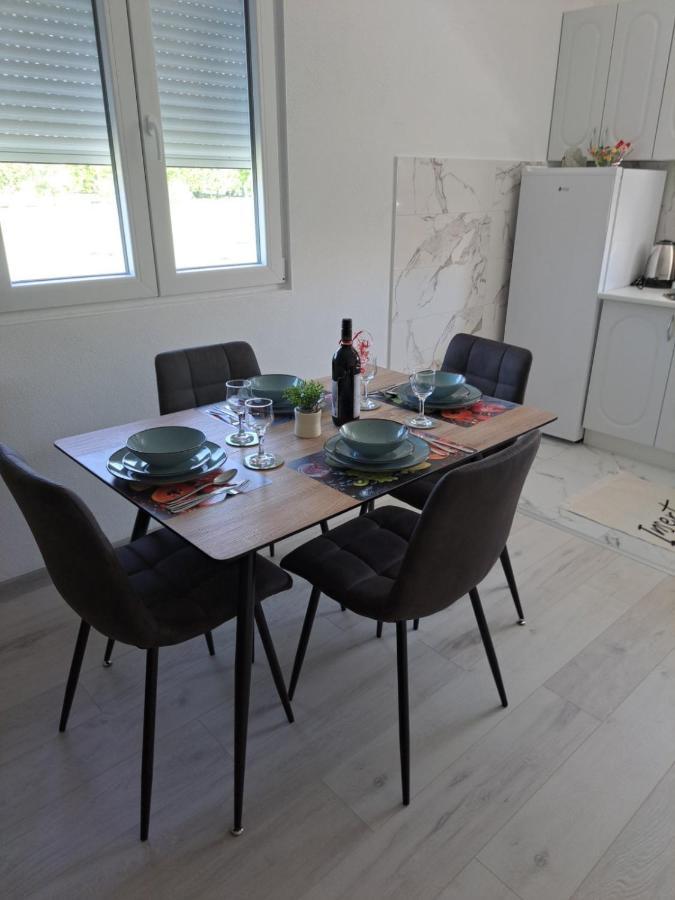 Knezevic Apartman Подгорица Экстерьер фото