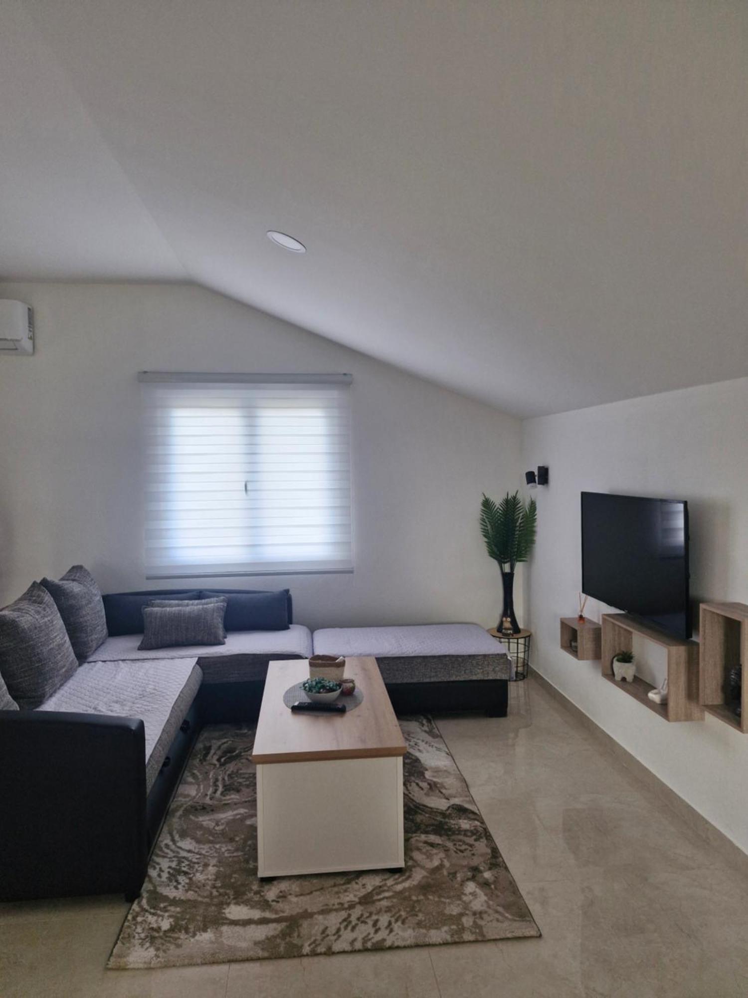 Knezevic Apartman Подгорица Экстерьер фото
