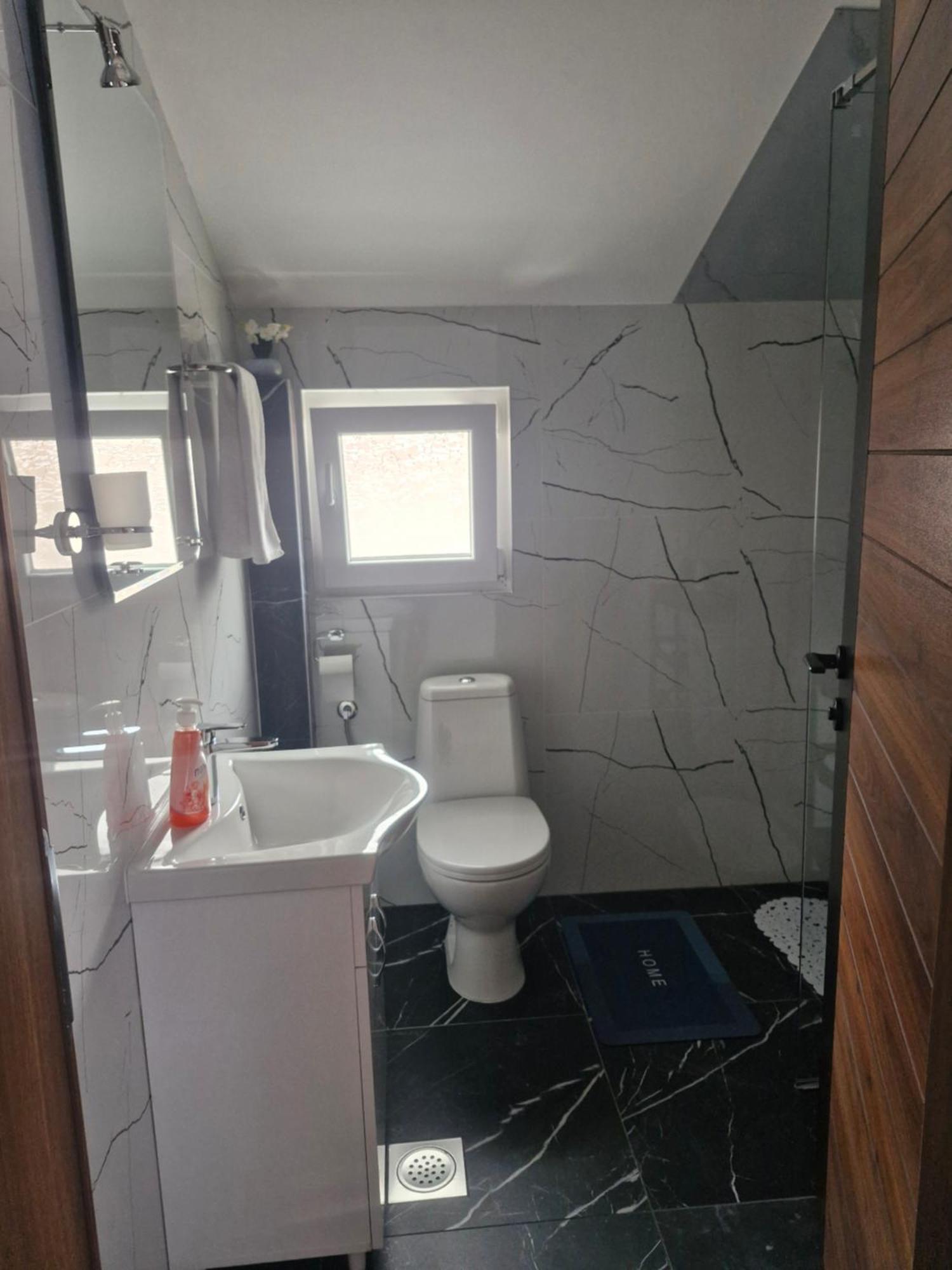 Knezevic Apartman Подгорица Экстерьер фото